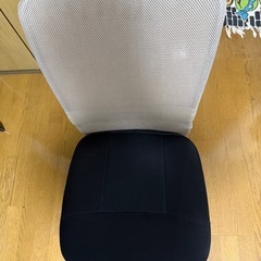 “軽量で移動も簡単！オフィスチェア販売しますの画像