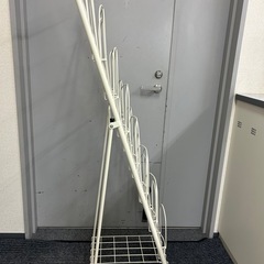 美品✨スチール本棚ラックの画像