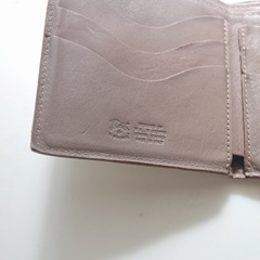 IL BISONTEのレザー製二つ折り財布の画像