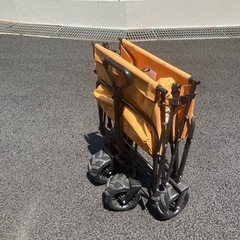 キャンプ用品　キャリーカートの画像