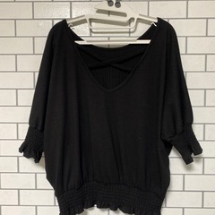 💛背中クロス開き  ストレッチありトップス の画像