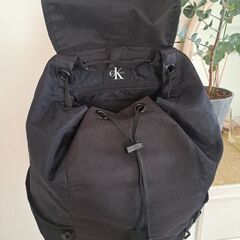 Calvin Klein 大容量シューズポケット付リュックサック バックパック黒の画像