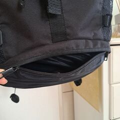 Calvin Klein 大容量シューズポケット付リュックサック バックパック黒の画像