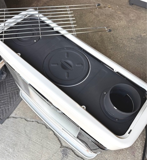 札幌市内配送可 美品 23年製 コロナ 煙突式輻射石油ストーブ SVD-70BSP