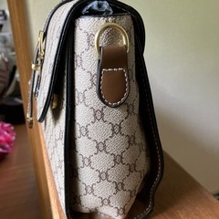 ショルダーバッグの画像