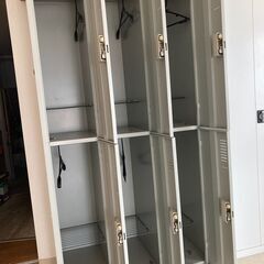 更衣室ロッカー　鍵2本付き　3連2段 6人用　幅900×奥行515×高さ1790mm ナチュラルグレー　靴入れ有の画像