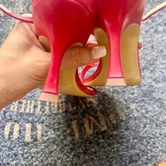 H&M レッド ストラップサンダル の画像