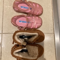 キッズ　女児　サンダルなどの画像