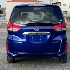 【ETC スマートキー　ナビ　バックカメラ】H29年　フリードHV　89.8万円　車検新規2年取得の画像