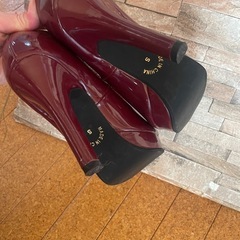 【8／17受け渡し決定‼️】試着のみパンプス　ボルドー エナメル　の画像