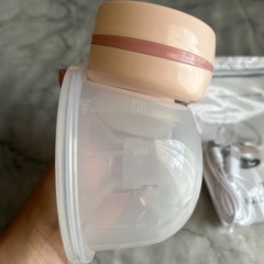 ハンズフリー搾乳機の画像