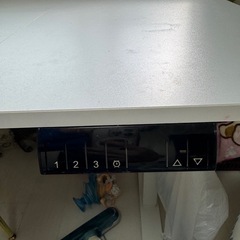 電動式昇降デスクの画像
