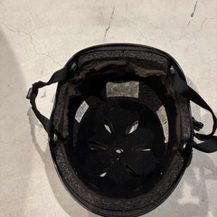 ヘルメット　bern バーン　スケート　スノボ　スケボー　オフトレの画像