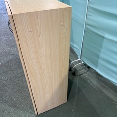 木製キャビネット　鍵付きの画像