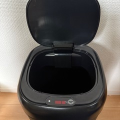 自動開閉ゴミ箱の画像