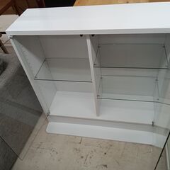 リユースのサカイ栃木店★ジモティ割あり★  ガラスキャビネット ホワイト W90×D29×H90 クリーニング済み TC10082の画像