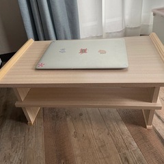 パソコンデスクの画像