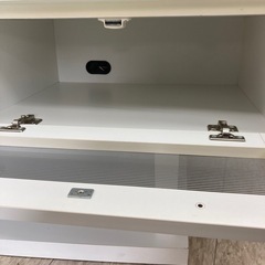 【ジモティー割引で最大15％OFF⭐️】 ガラステレビボード 白 ラック付きの画像