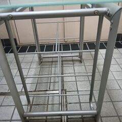 ガラスのテーブルの画像