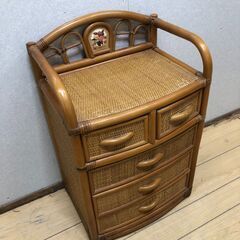 ラタン 籐製 チェスト 5段 収納棚 タンス レトロ家具 花柄 飾り棚 玄関収納 衣類収納 和モダン ナチュラルインテリア　 【糸島市内 送料無料】250804-22の画像