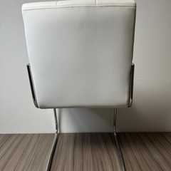 【美品】ホワイトレザー調チェア 4脚セット✨引取歓迎／配送応相談（久留米市内）の画像
