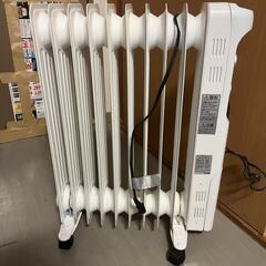 アイリスオーヤマ ヒーター オイルヒーター 8畳 ウェーブ型 500W/700W/1200W 小型 コンパクト 温度調節可能 メカ式 コード収納 キャスター付き 足元 省エネ 暖房 POH-1210KS-W ホワイトの画像