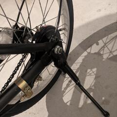 壊れた折りたたみ自転車の画像
