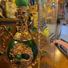 龍の装飾付置き物の画像