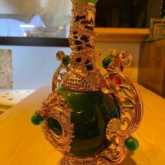 龍の装飾付置き物の画像