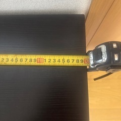 デスクと椅子の画像