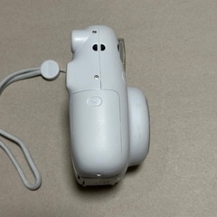 【本体のみ・動作OK】チェキ instax mini 11 ホワイト｜傷ありの画像