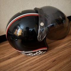 バイクのヘルメットの画像