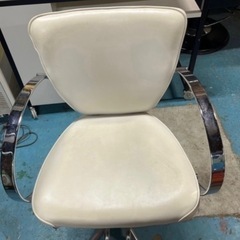 サロンチェア　アイボリーの画像