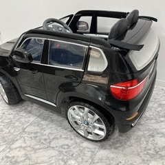 トイザらス BMW X5 子供用2人乗り電動カーの画像