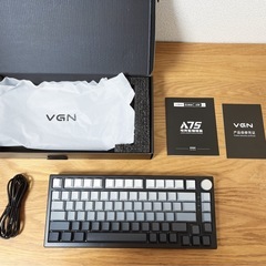 【値下げ可】ゲーミングPC【モニター、キーボード、OS付属】の画像
