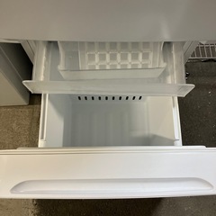 W2508-136 REFAGE ノンフロン冷凍冷蔵庫 YRZ-F15LW 2024年製 動作確認済み キズ汚れ有りの画像