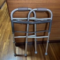 介護⭐︎立ち上がり歩行器⭐︎シルバーカー⭐︎折りたたみ可能の画像