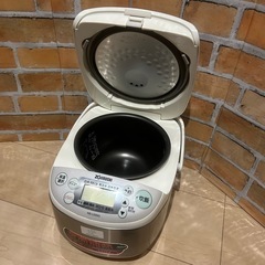 🎀象印🎀🌟炊飯器🌟❣️美品❣️マイコン炊飯ジャー🌟❄️３合❄️NS-LD05Gの画像