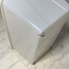 車輪付き収納ボックスの画像