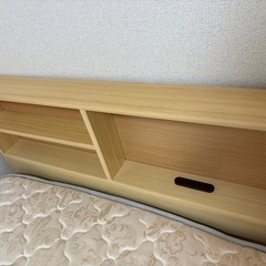 シングルベッドとマットレスの画像