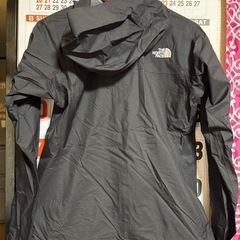 THE NORTH FACE レディース　ウインドブレーカーの画像