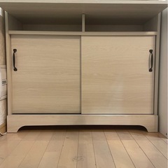 お引き渡し決定　
コンパクトな収納デスクの画像