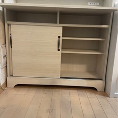 お引き渡し決定　
コンパクトな収納デスクの画像