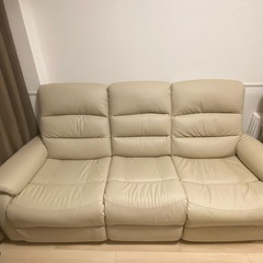 ニトリ電動ソファー3人用の画像