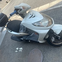 ⭐︎激安即乗り⭐︎ ヤマハ　シグナス 2型　台湾五期　リアボックス付き！の画像