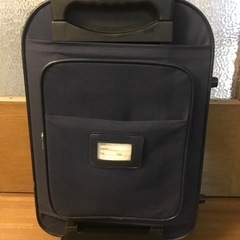 鍵付き　キャリーケースの画像