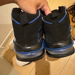 スニーカー3足欲しい方🥺
の画像