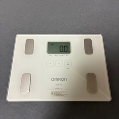 オムロン　電動体重計の画像