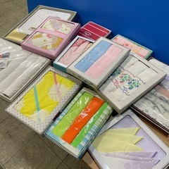 【1箱‼️200円】　贈答品 ギフト タオル シーツ スカーフの画像