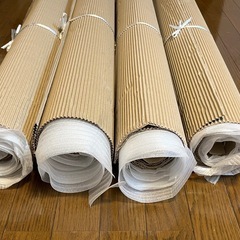 梱包材　緩衝シート付段ボールシート４巻　
差上げますの画像